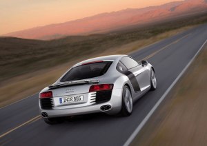 2012-Audi-R8-driving-away
