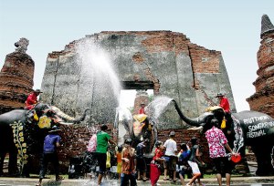 elephants-sonkran-water-festival